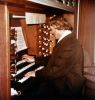 Aan het orgel van de Hervormde Dorpskerk in Oud-Beijerland